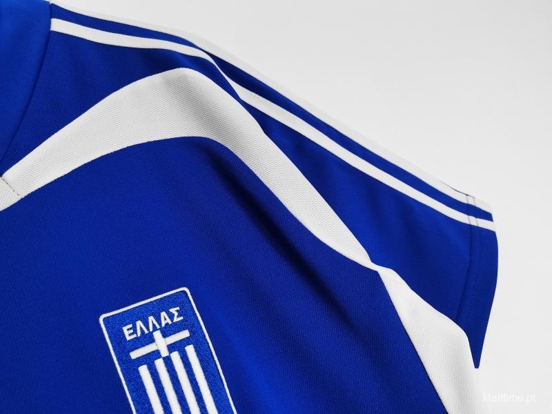 Retro 2004 Greece Home Soccer Jersey