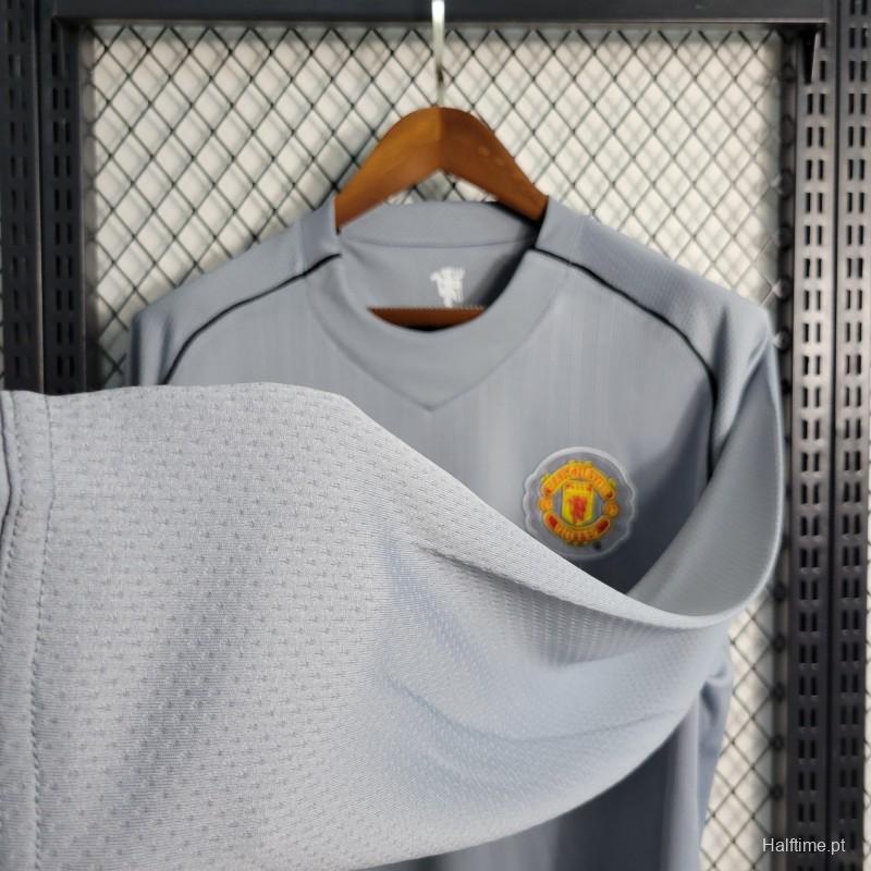 Retro 07-08 Manchester United Gray Goalkeeper Jersey - Halftime Retro 07-08 Manchester United Gray Goalkeeper Jersey - Halftime