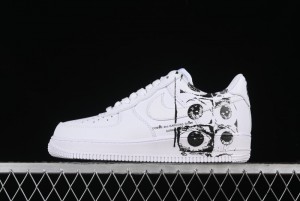 Comme des Garcons Shirt x Supreme x Nike Air Force 1 '07 Low Top Casual Sneakers - 923044-100